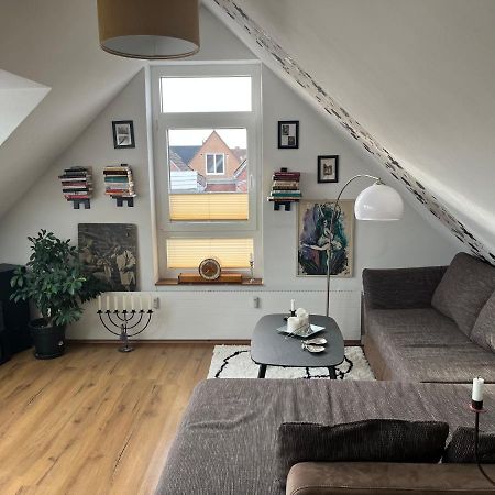 Gemuetliche Wohnung Mitten In Esens Exterior foto