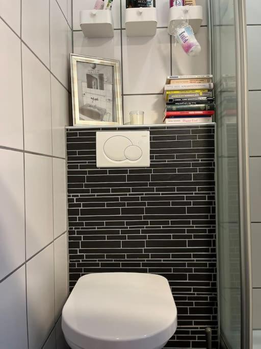 Gemuetliche Wohnung Mitten In Esens Exterior foto