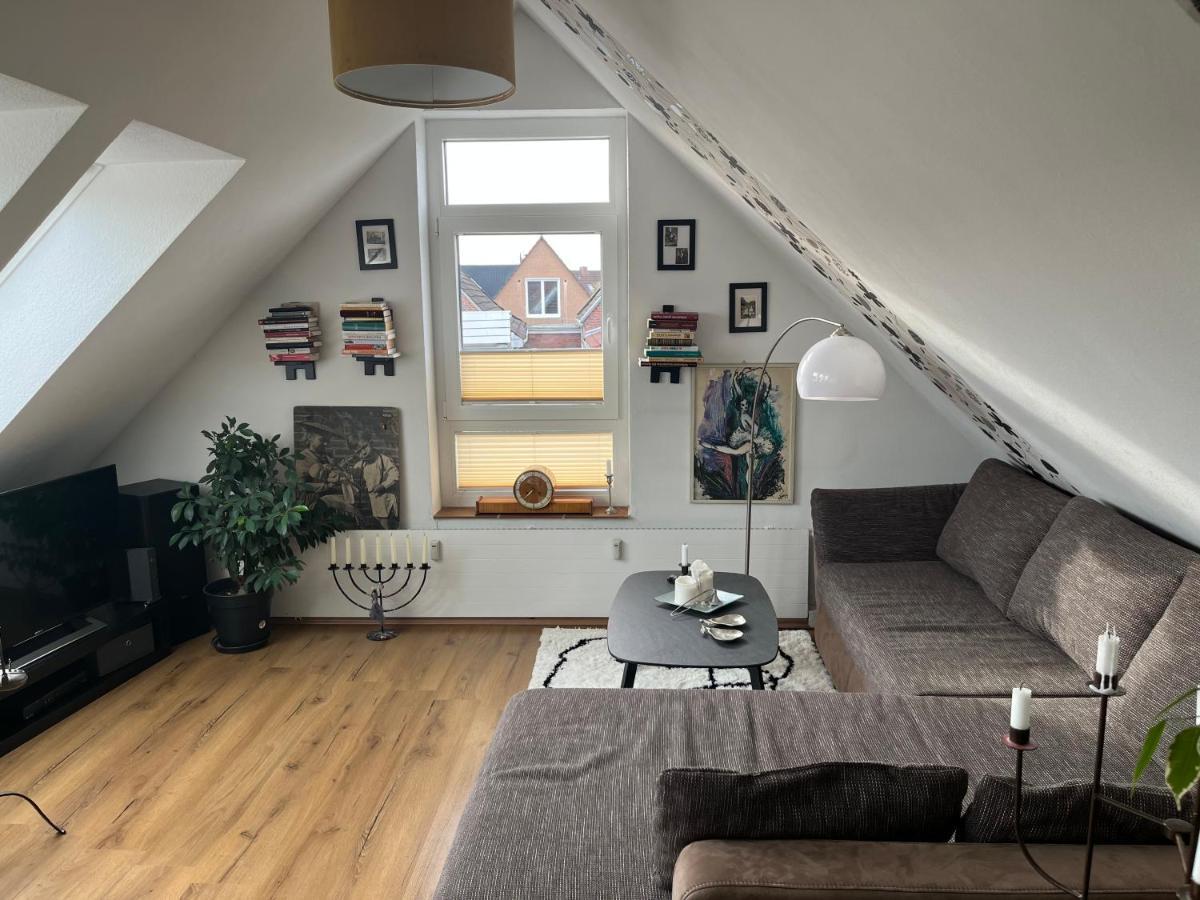Gemuetliche Wohnung Mitten In Esens Exterior foto