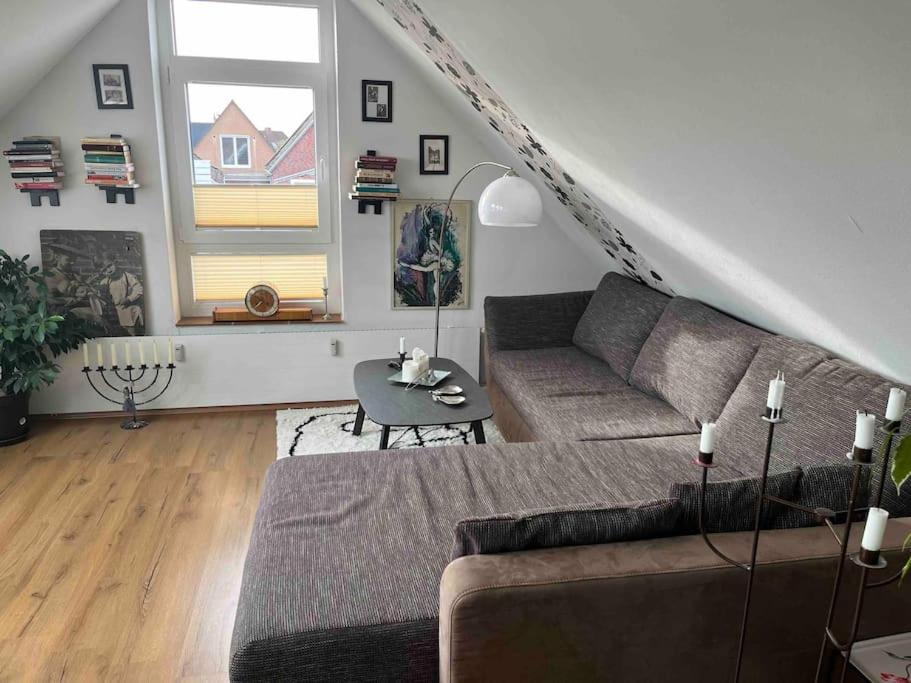 Gemuetliche Wohnung Mitten In Esens Exterior foto